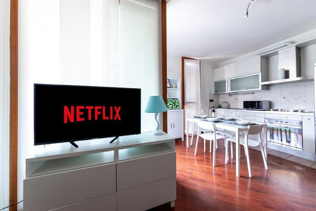 Appartamento Caterina A 5 Minuti Da Milano Fiere E San Siro Con Wifi-Netflix-Free Parking Exterior foto