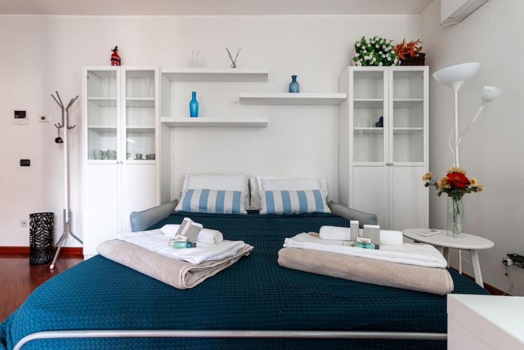 Appartamento Caterina A 5 Minuti Da Milano Fiere E San Siro Con Wifi-Netflix-Free Parking Exterior foto
