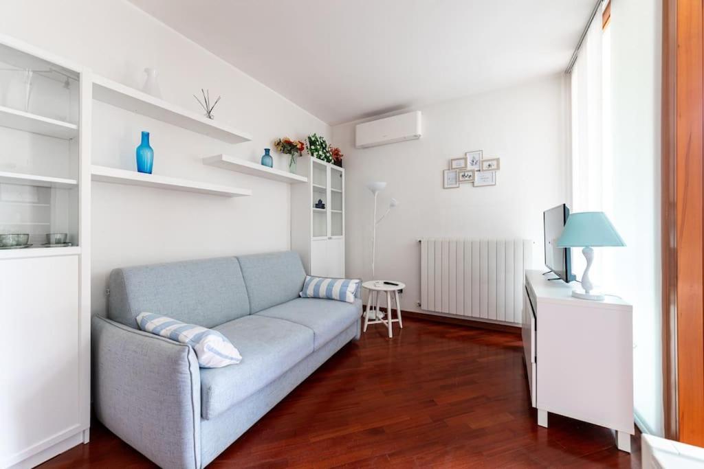 Appartamento Caterina A 5 Minuti Da Milano Fiere E San Siro Con Wifi-Netflix-Free Parking Exterior foto